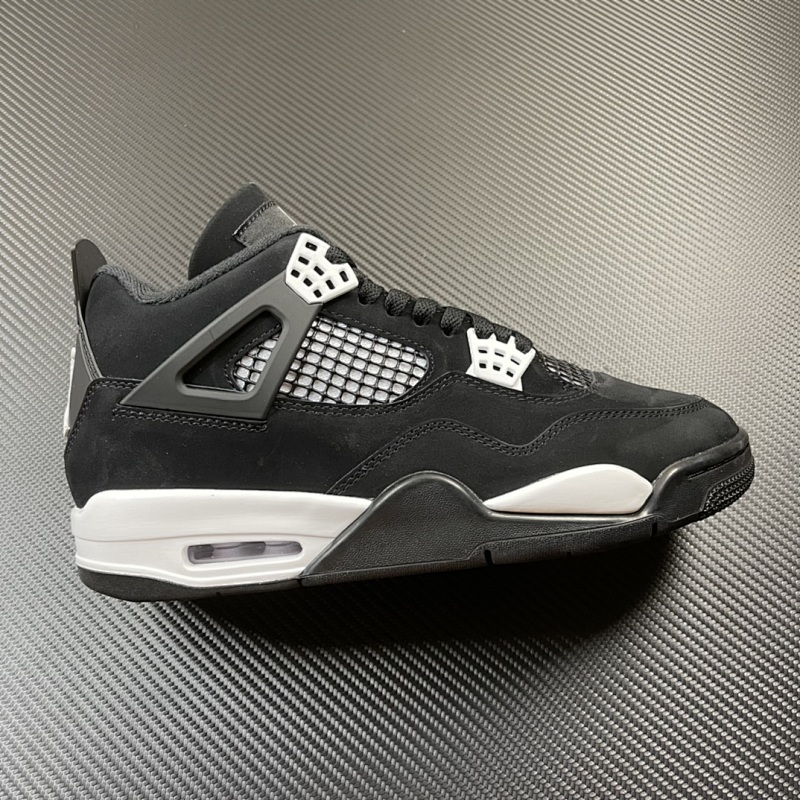 Air Jordan 4 Retro ”White Thunder“