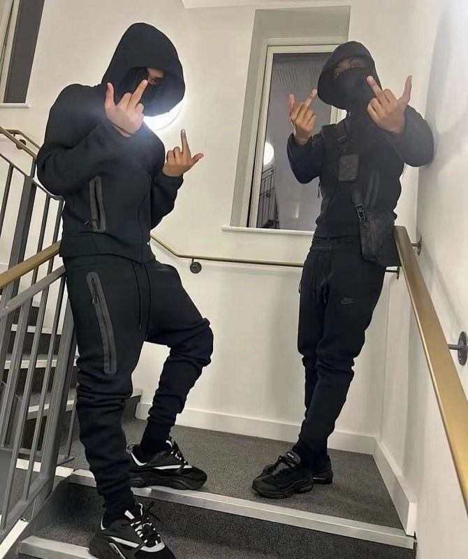 TF 2023 FB7921-255 zip-up coat FB8002-245 pants (im 180CM 68KG iwear size S in the photo)