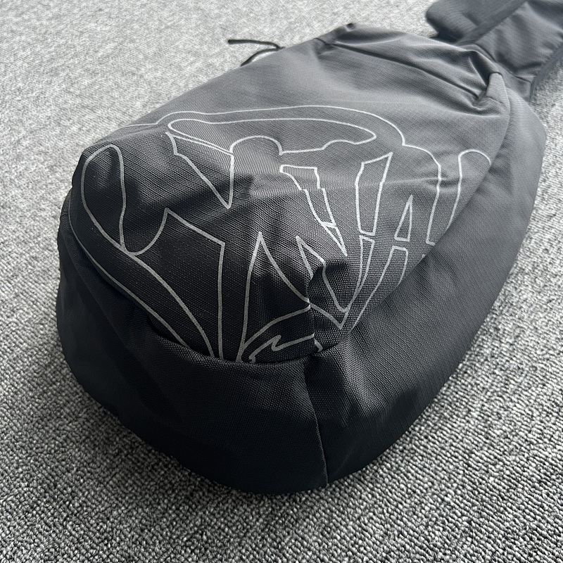 SynaWorld Sling Bag-Black/Reflective SY-147