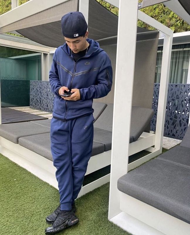 TF 2020 CU4489-255 zip-up coat CU4495-245 pants (im 180CM 68KG iwear size S in the photo)