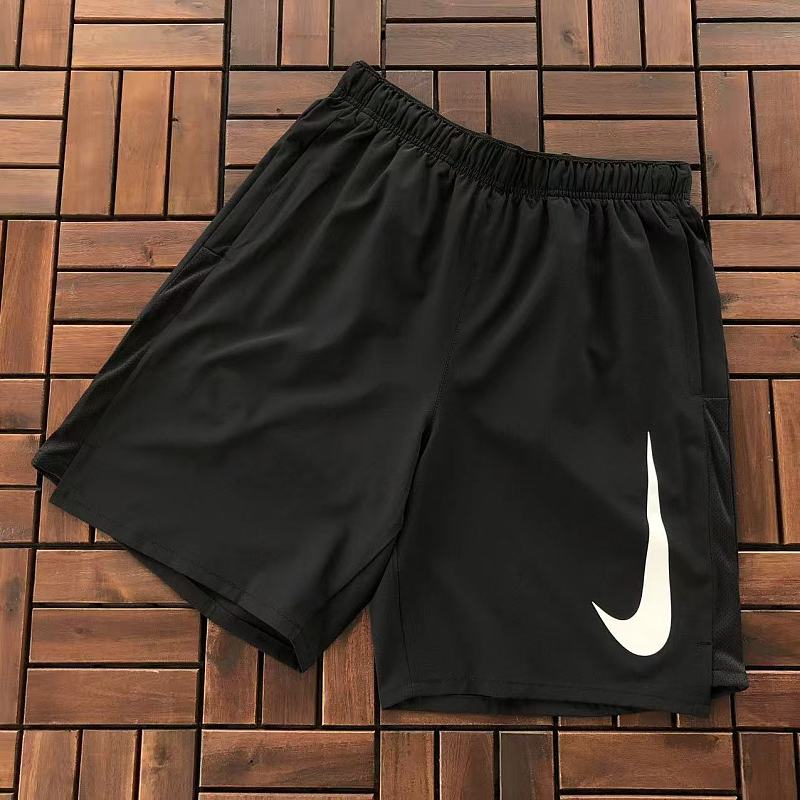 N🔥K🔥SHORTS 88050508 (im 185CM 70KG iwear size L in the photo)