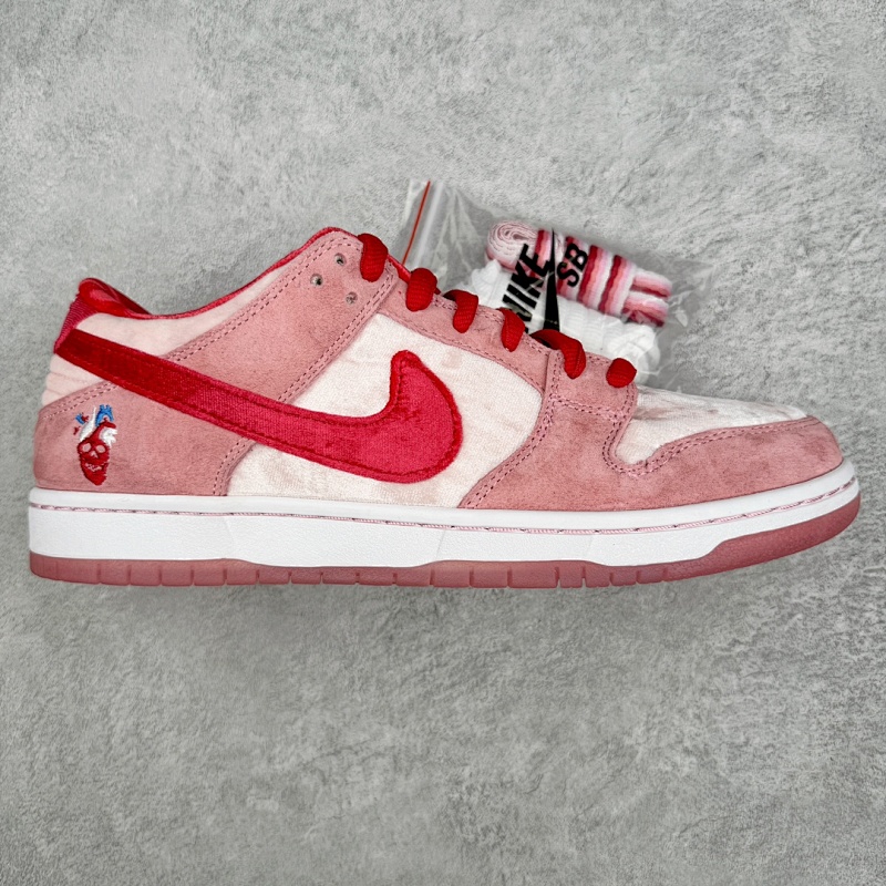 Dunk CT2552-800