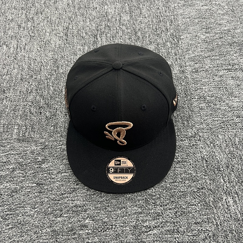 SYNAWORLD SNAPBACK CAP-BLACK/ROSE GOLD SY-124