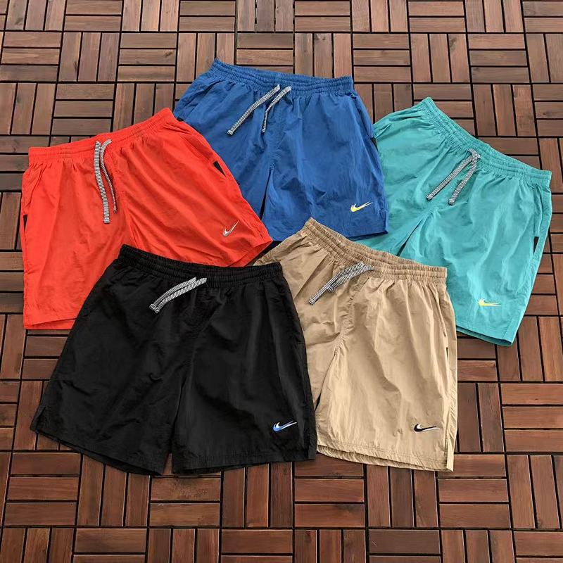N🔥K🔥 SHORTS 88032608 (im 176CM 58KG iwear size M in the photo)
