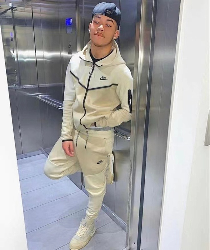 TF 2020 CU4489-255 zip-up coat CU4495-245 pants (im 180CM 68KG iwear size S in the photo)