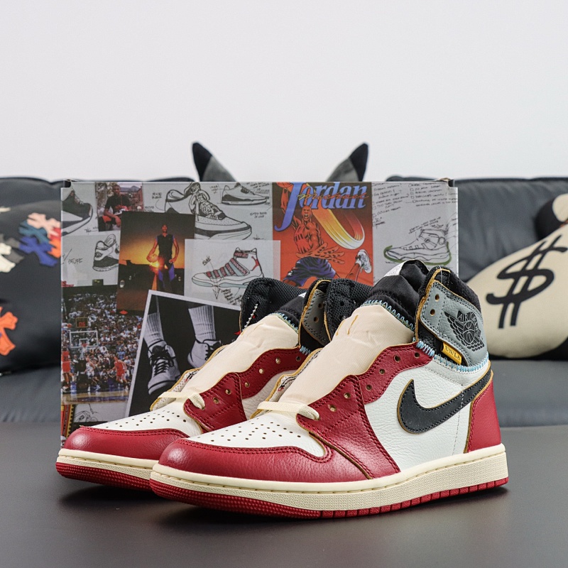 AJ1 UN