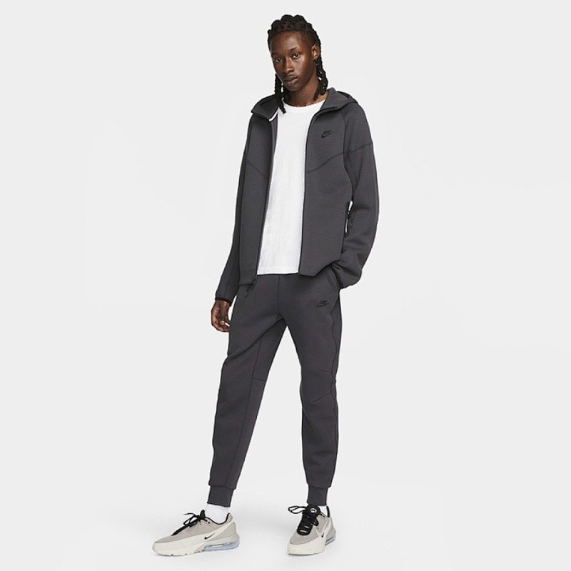 TF 2023 FB7921-255 zip-up coat FB8002-245 pants (im 180CM 68KG iwear size S in the photo)