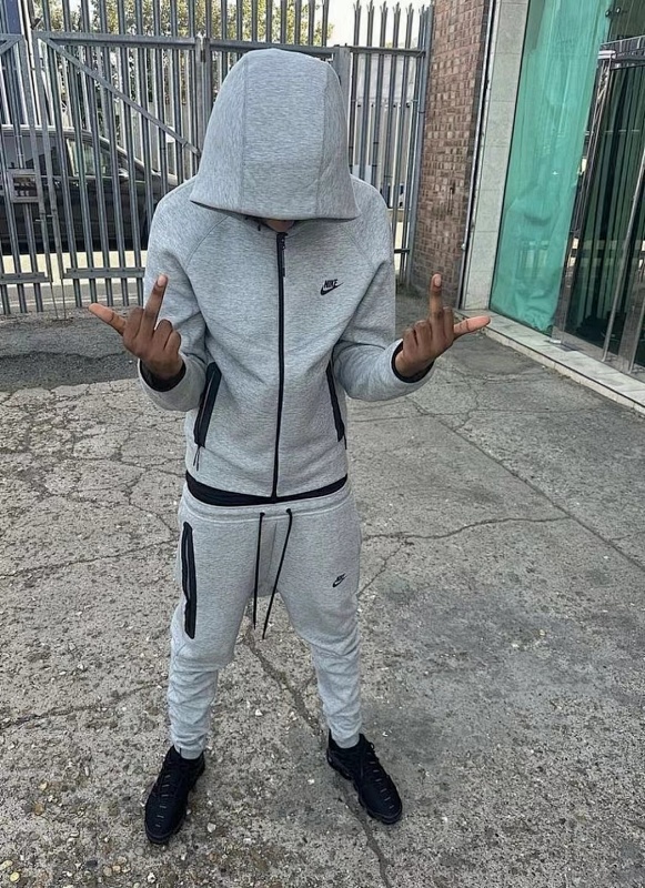 TF 2023 FB7921-255 zip-up coat FB8002-245 pants (im 180CM 68KG iwear size S in the photo)