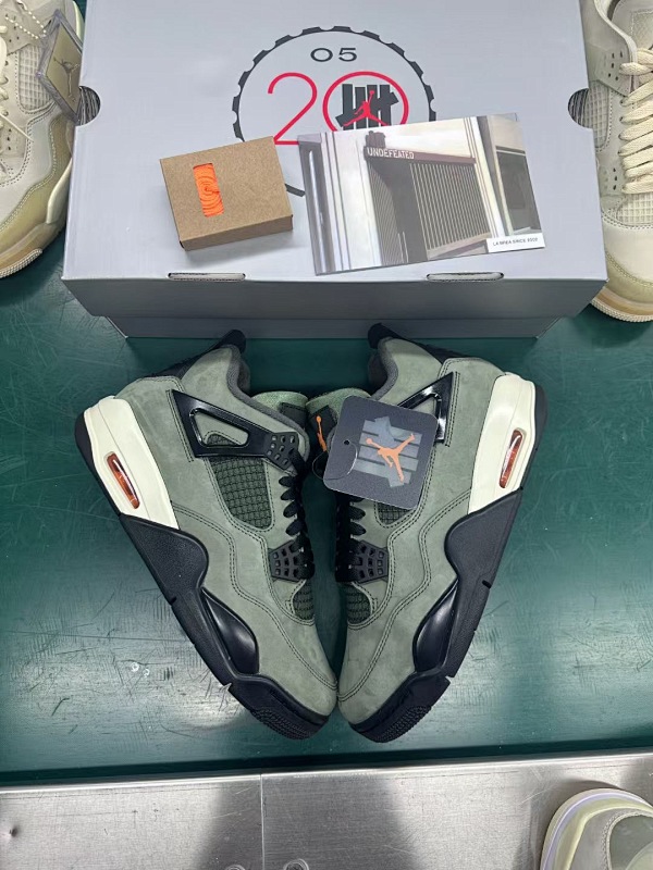 AJ4xUND