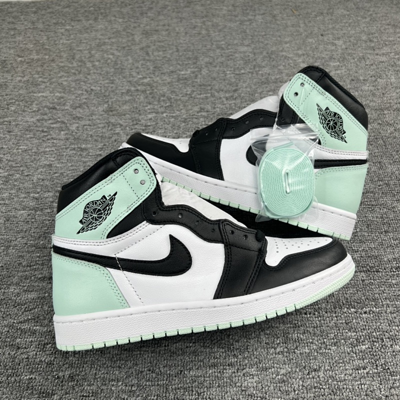 AJ1 High Help Mint Green!