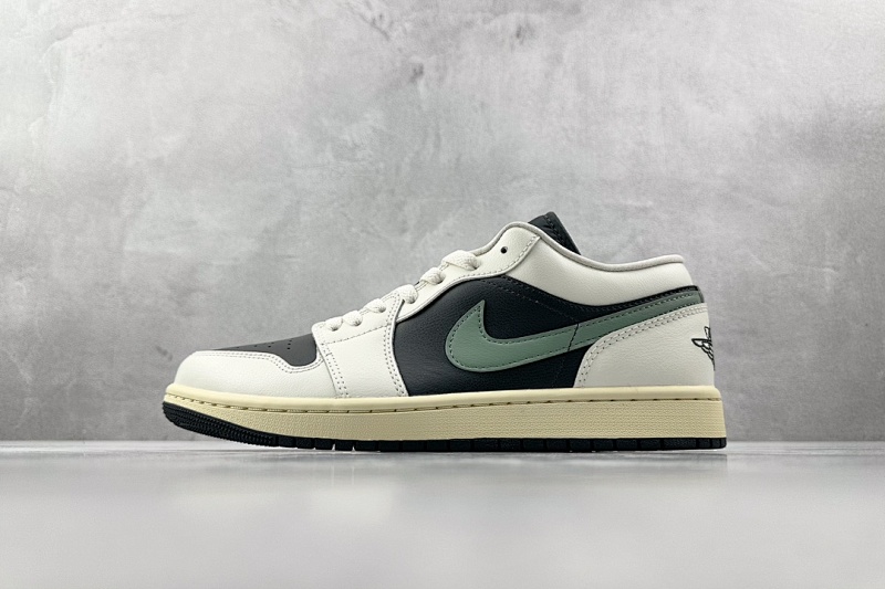 AJ1 low cut deep black green!