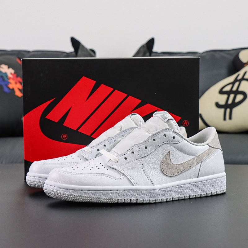 AJ1 low help gray white! Item number CZ0790-100!