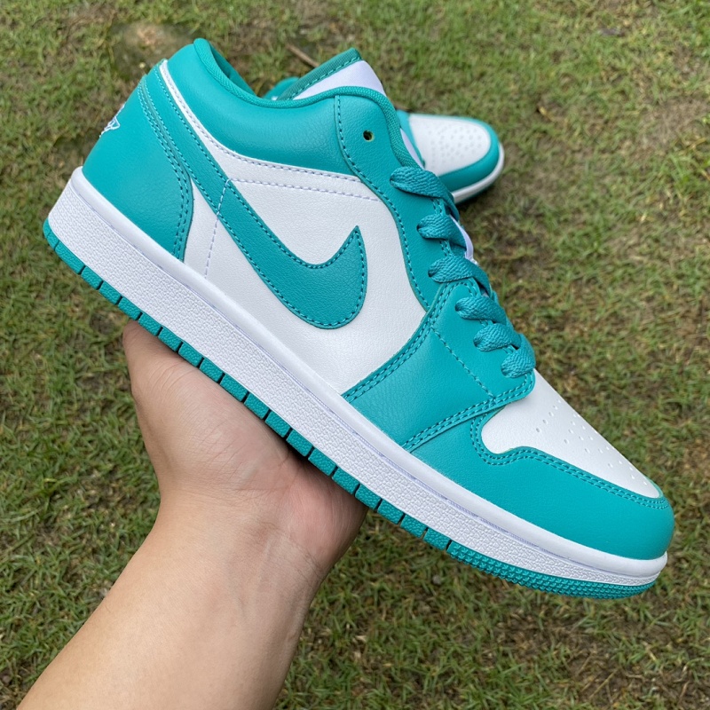 AJ1 low cut white green!