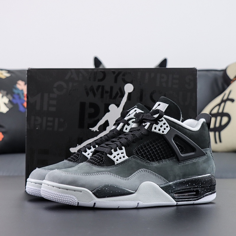 Air Jordan 4