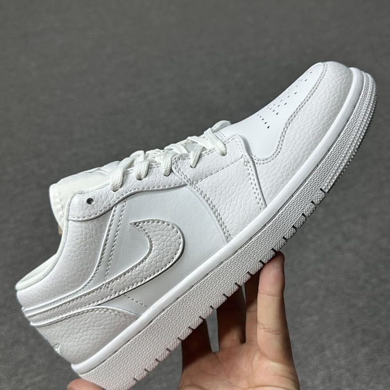 AJ1 low cut pure white!