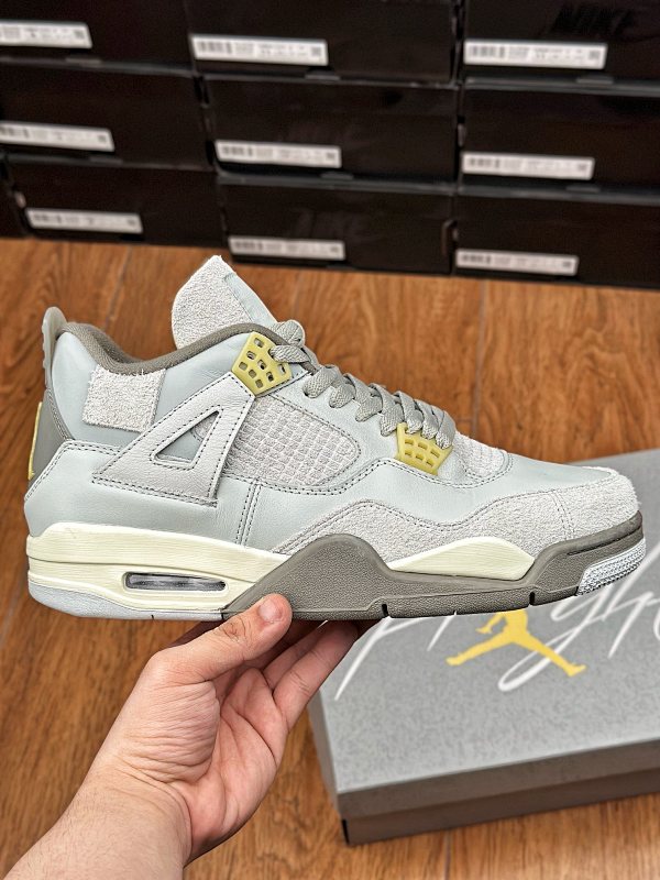Air Jordan 4 SECratt
