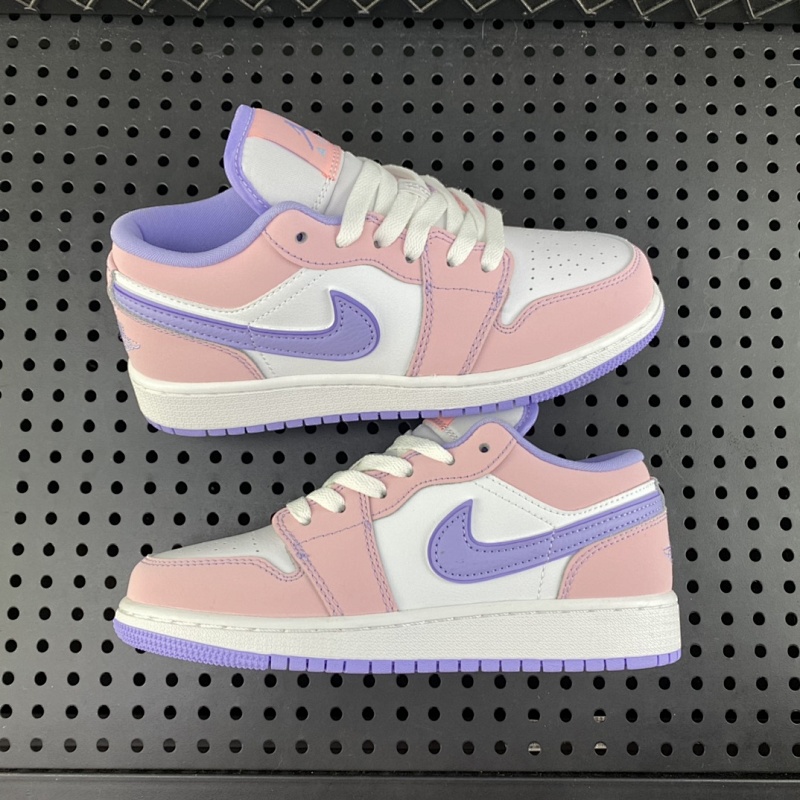 Air Jordan 1 LowArctic Punch”