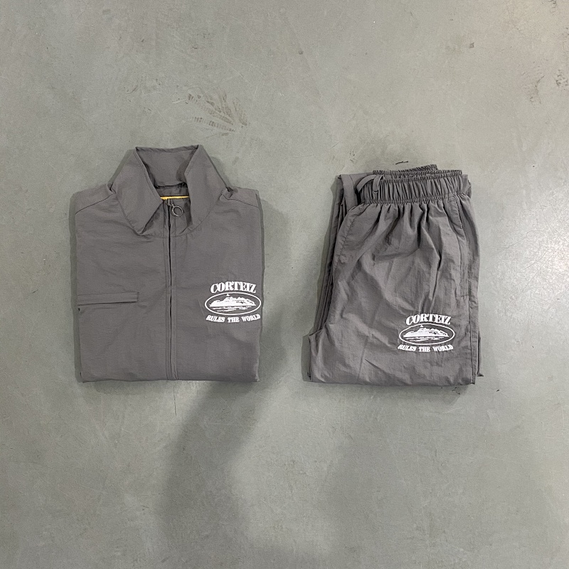 Gray shukushuku suit