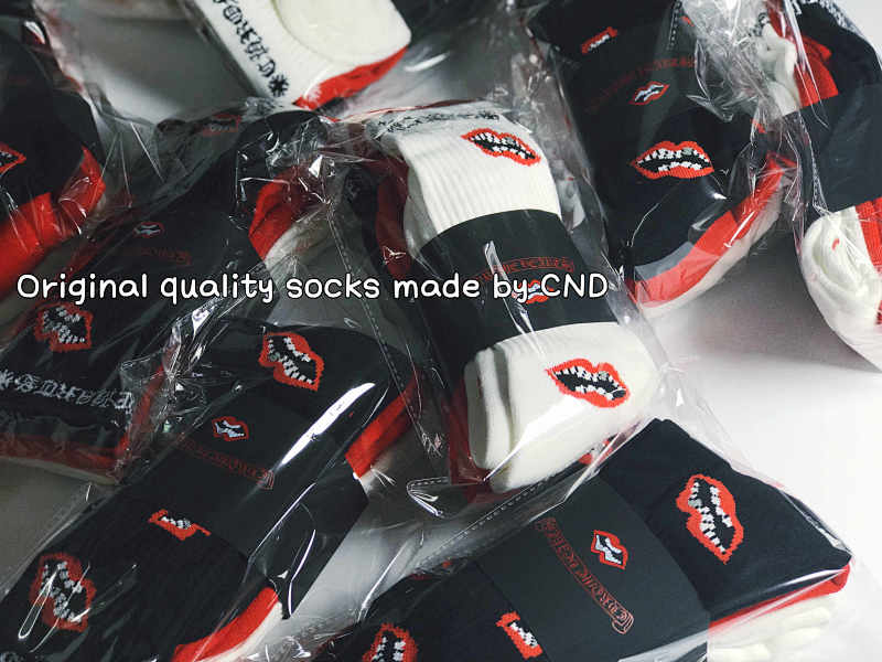 :1 CH red lips socks