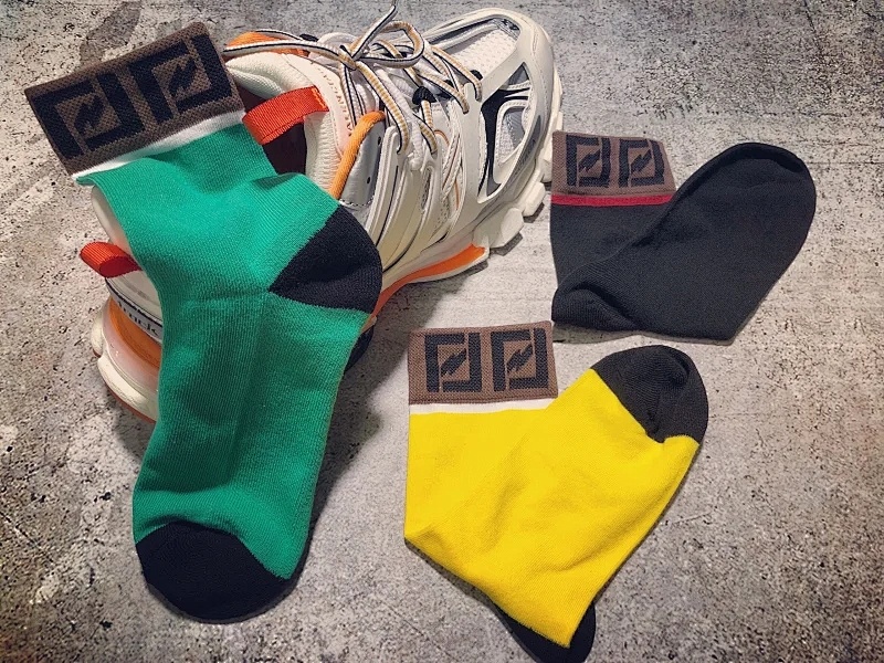 vsocks 3 color