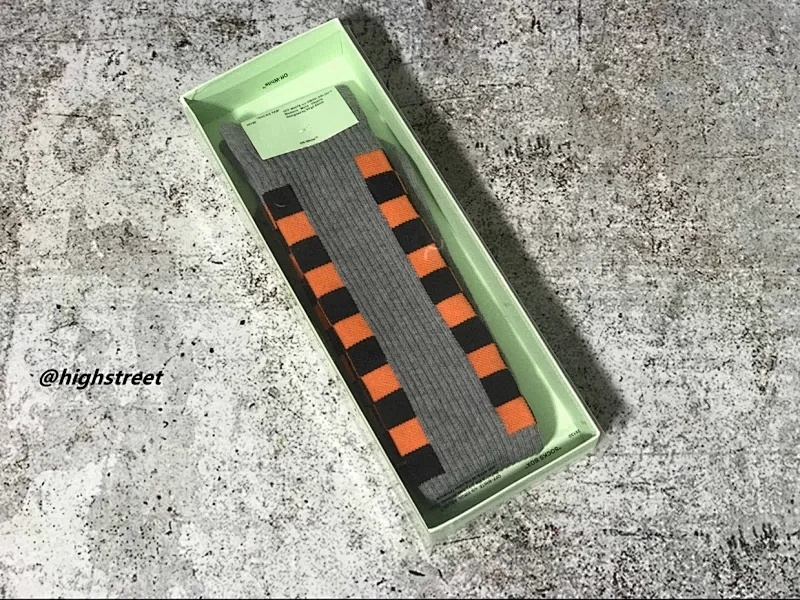 OFF WHITE SOCKS