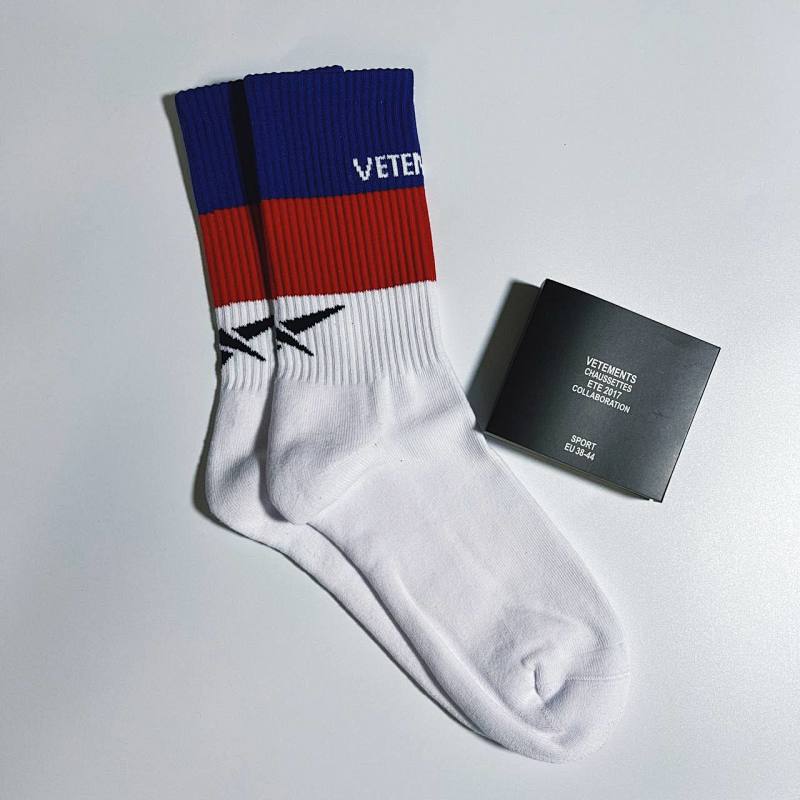 :1 Vetements red and blue towel and flat socks