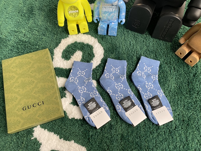 GG blue shorts socks
