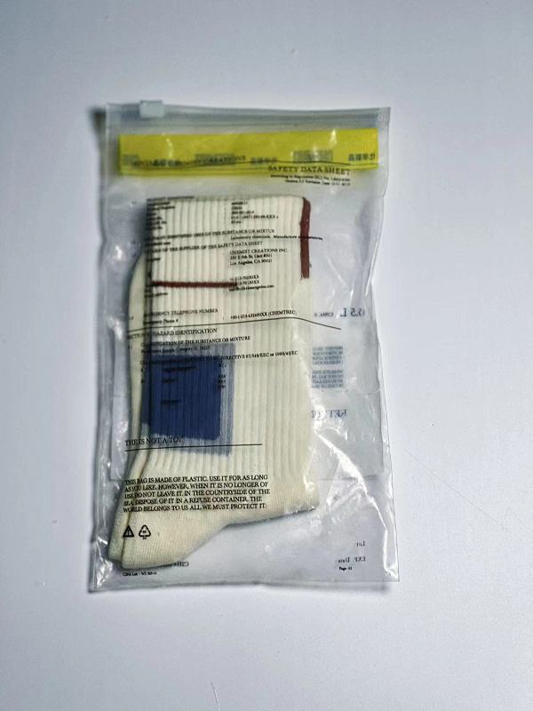 C2H4 socks wiith bag