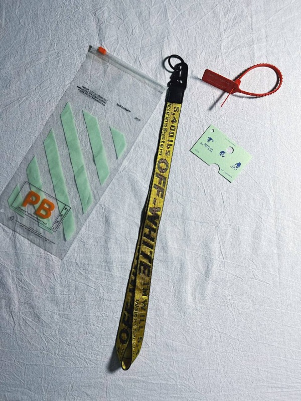 OFF WHITE