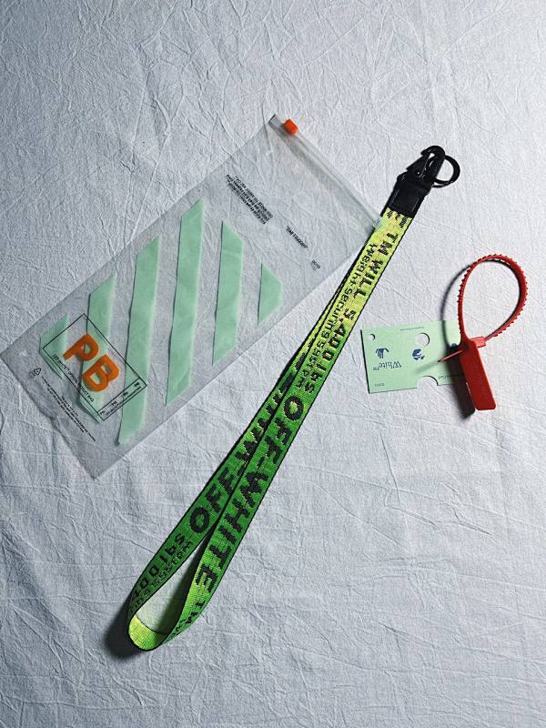 OFF WHITE