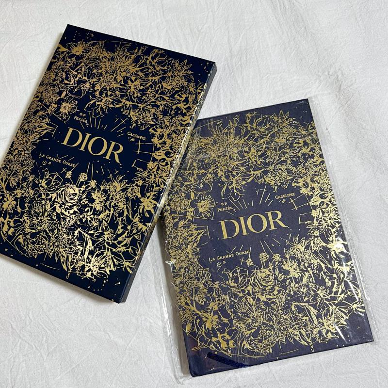 D1OR Merry Christmas gift book with package
