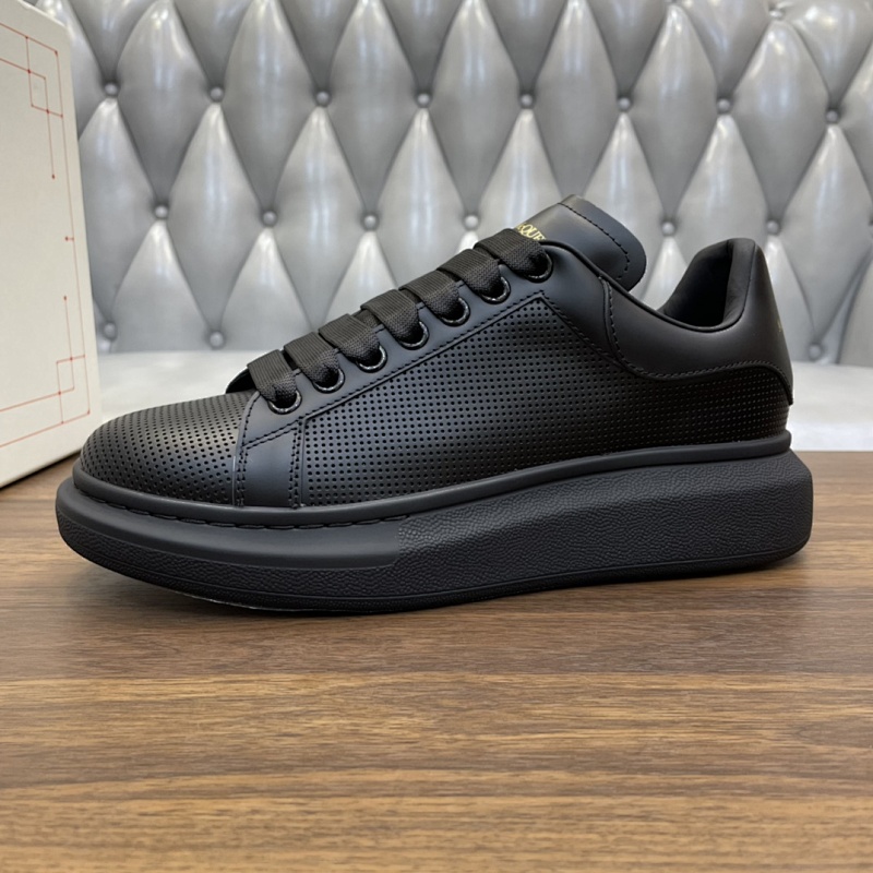 McQueen - Sneakers Women's shoes：35~40. Men's shoes：38~47.