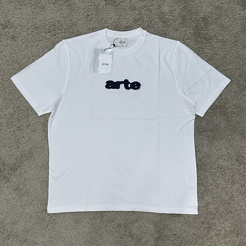 Ate Blur Embroidery Tee