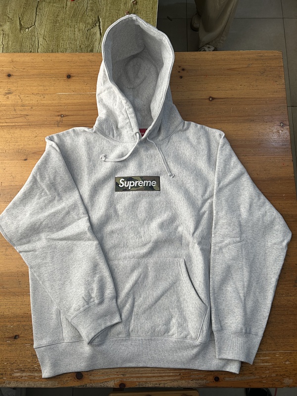 SUPREME FW23 camo bogo hoodie ，https://item.taobao.com/item.htm?ft=t&id=975685669306