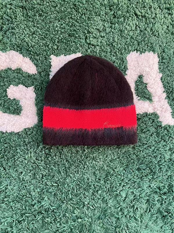 corteiz black/RED BEANIE