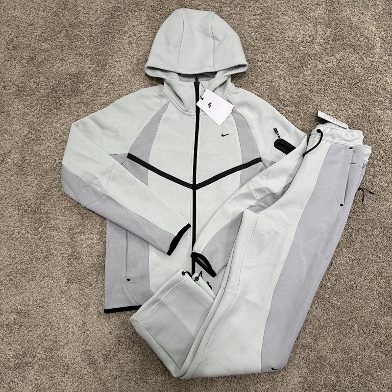 NK new season tech fleece suit (Cream/Grey)(Same day send out)
