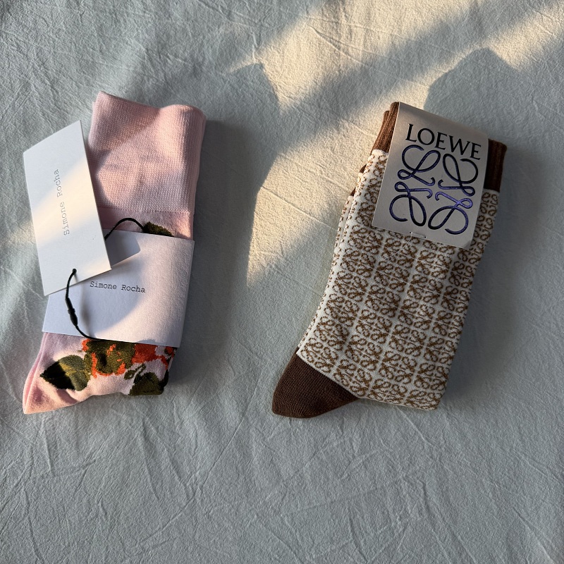 small quantities different style socks